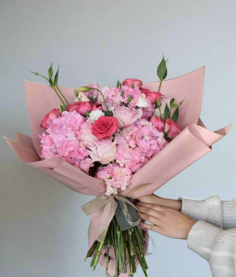 GRAND GESTURE BOUQUET